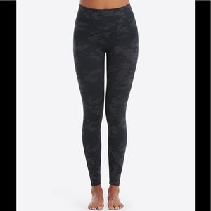 Seamless, black camo, Spanx leggings.